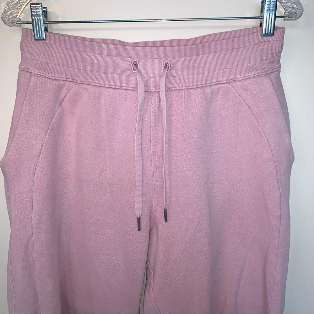 Lululemon Scuba High-Rise Relaxed Jogger Pink - Picture 9 of 10